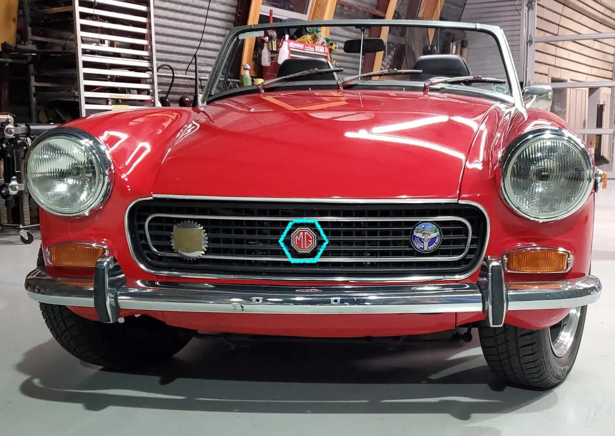 Mg Grille Badge ('70-'74) 1