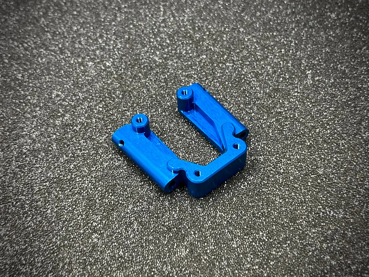 Rc10 B3 / T3 Aluminum Rear Arm Mount - 3° Toe, 3° Anti-Squat 2