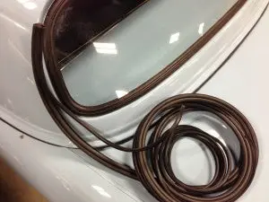 Hardtop Rear Window Seal With Lockstrip 1
