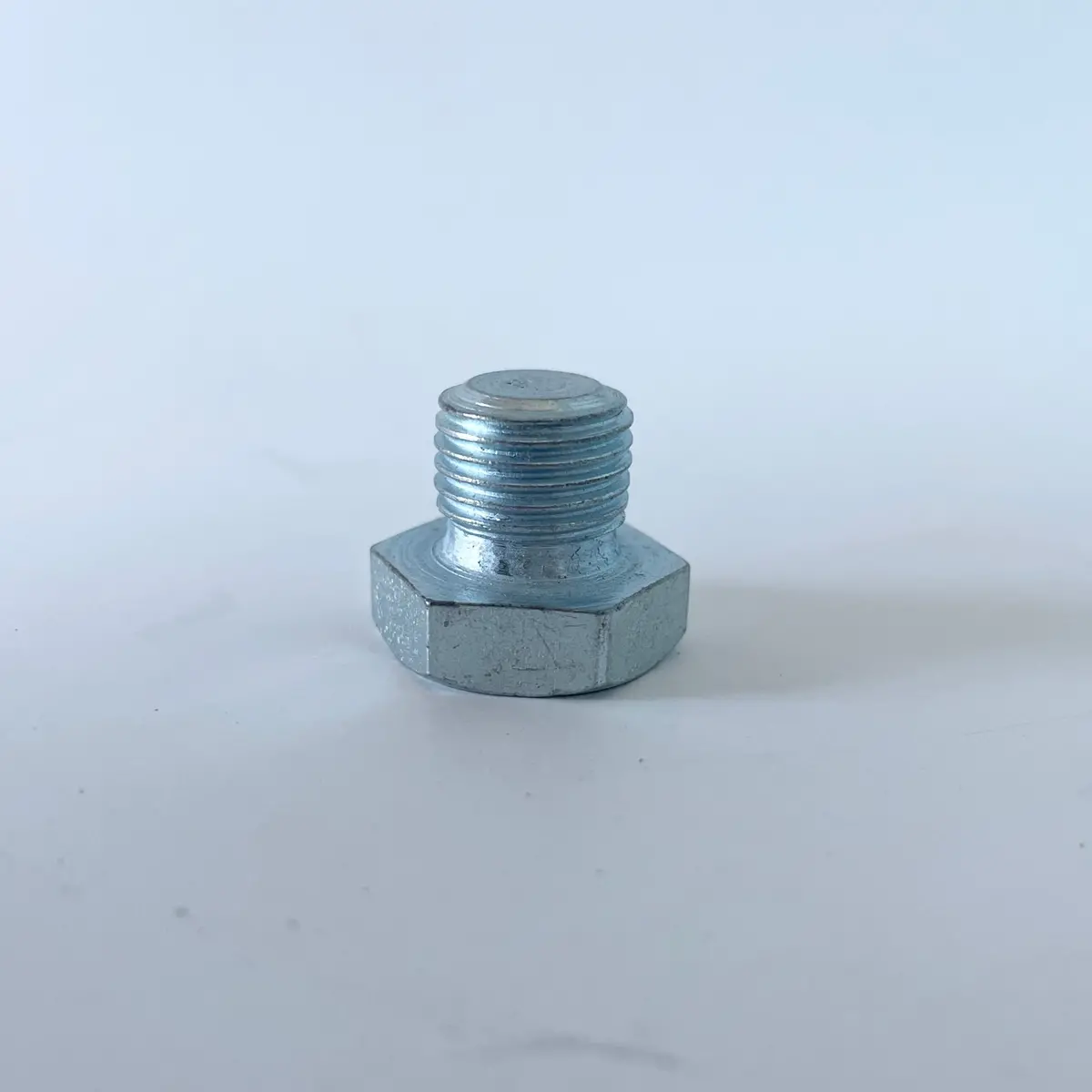 Engine Oil Drain Plug (948-1275 Engines) 1