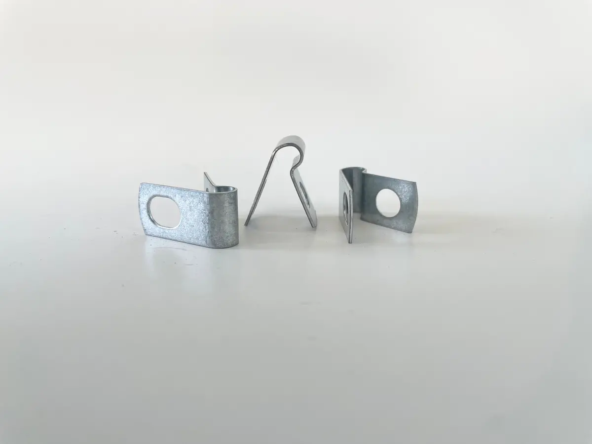 Full Round "P"-Style Line Clip (Sold Individually) 1