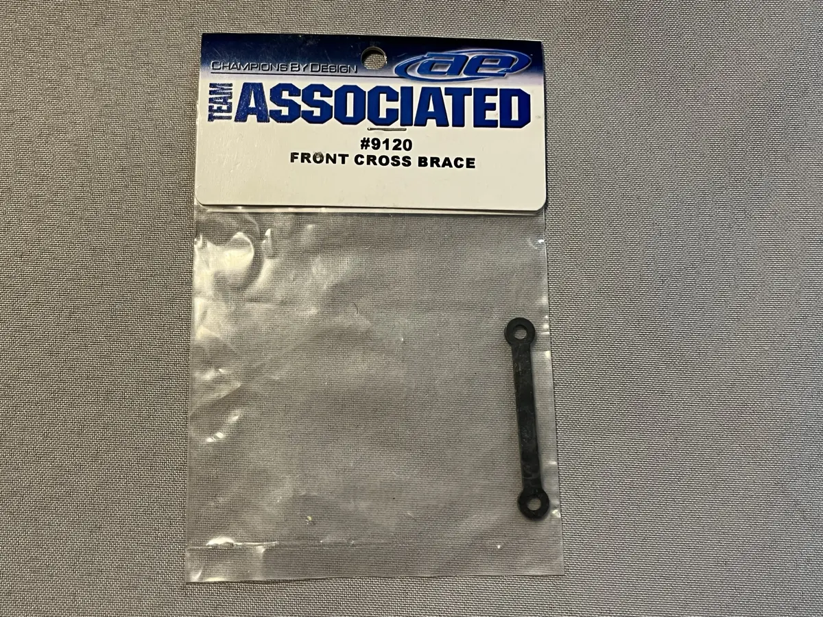 Team Associated 9120 Front Cross Brace 1