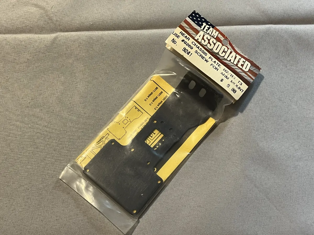 Team Associated 9241 Rear Chassis Plate B3 / T3 1
