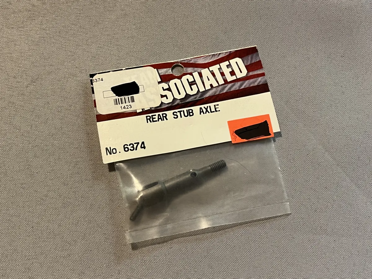 Team Associated 6374 Rear Stub Axle 1