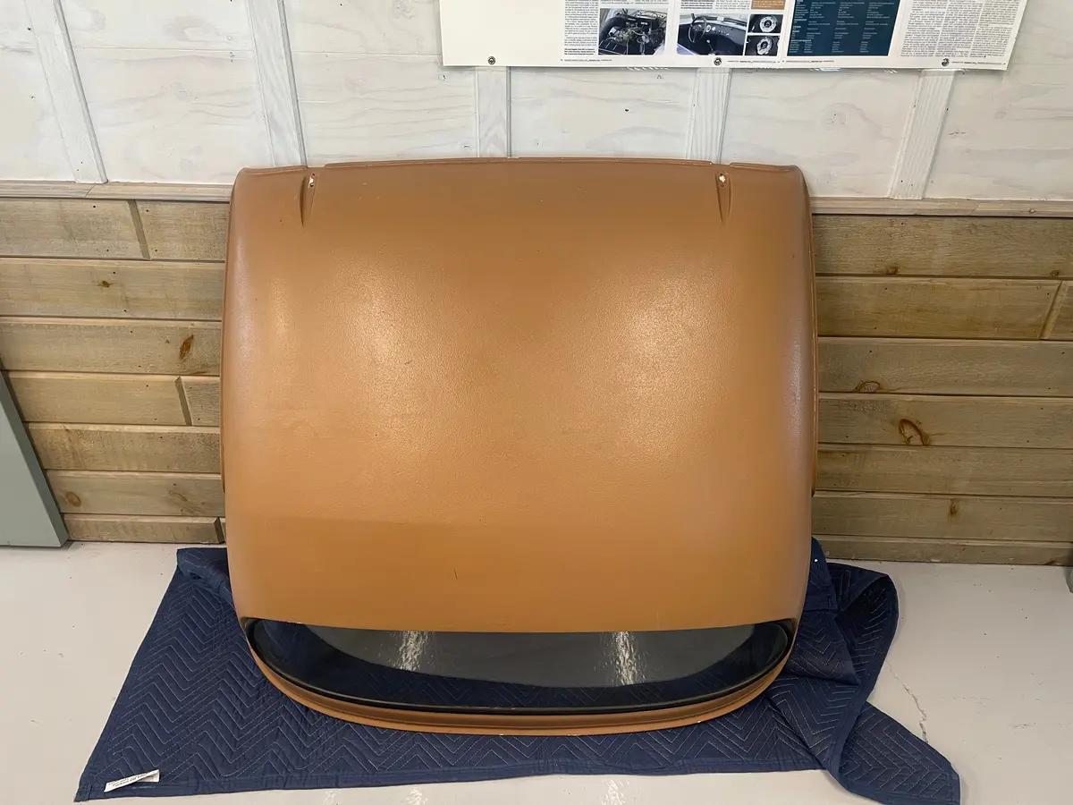 Tan Hard Top With Glass Window 1