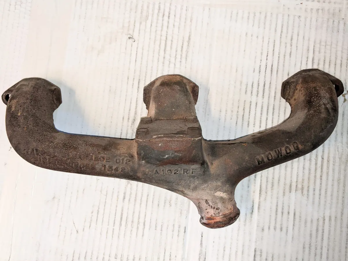 Used 948 Exhaust Manifold 1