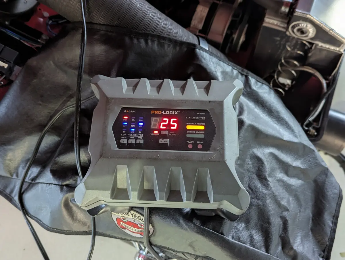 Bugeyeguys Battery Charger 1