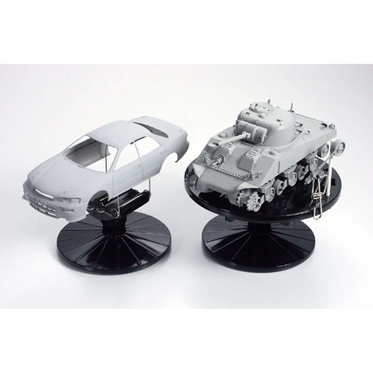 Tamiya Sprak Work Painting Stand 1