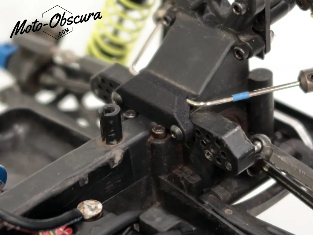 Losi Xx4 Rear Sway Bar Mount 1