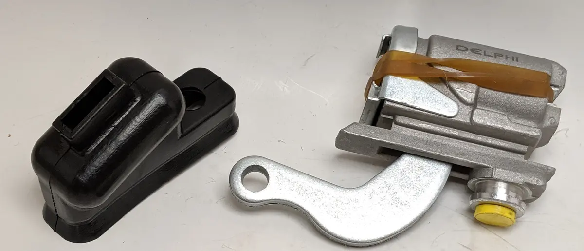 Premium Sprite Rear Wheel Cylinder With Boot - Early Type (Sold Individually) 1