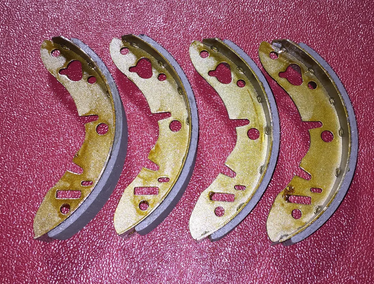 Rear Brake Shoes - Late 1