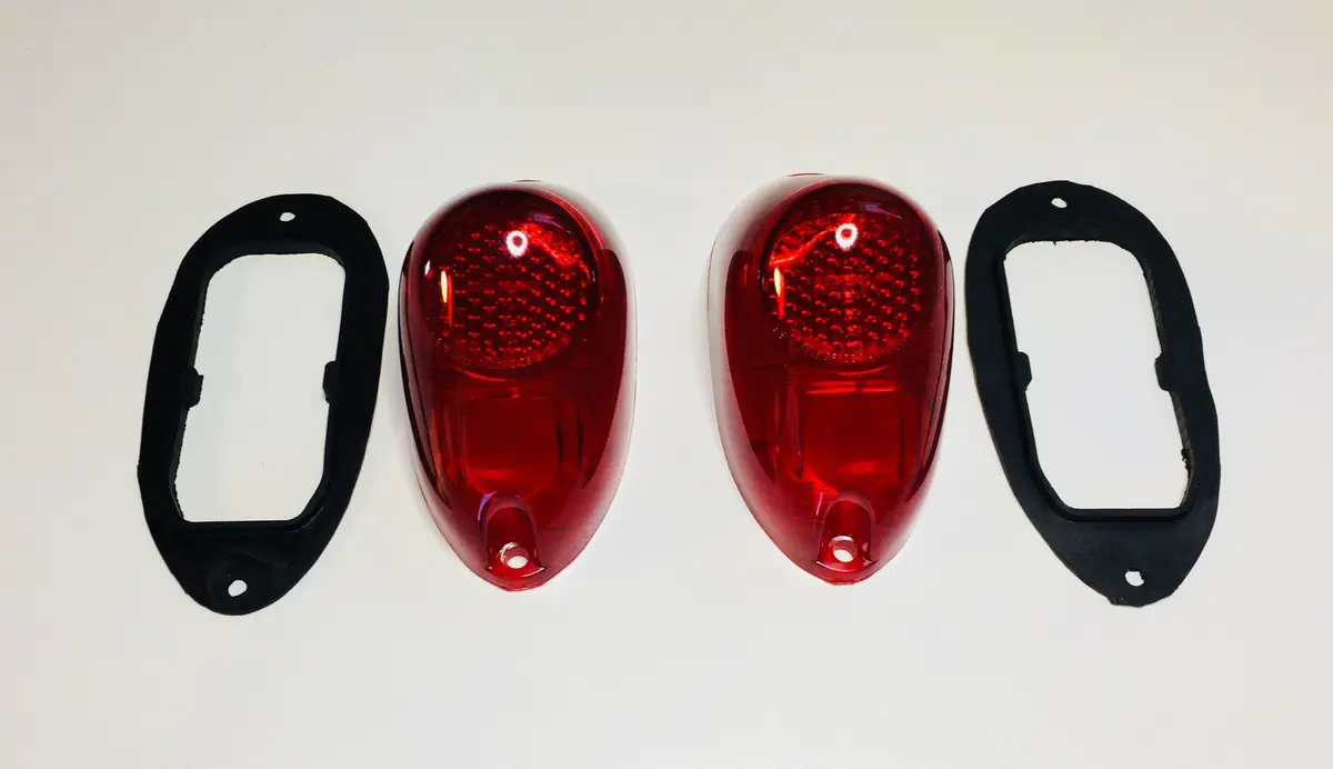 Tail Light Lens Kit (2 Lenses, 2 Gaskets) 1