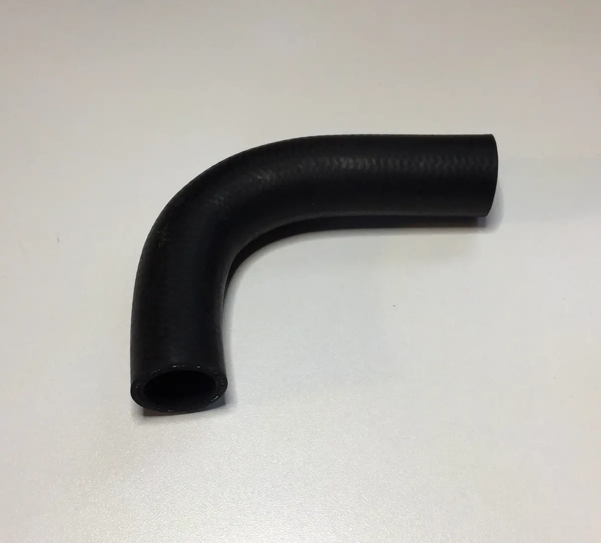 Upper Radiator Hose (948-1275 Engines) 1