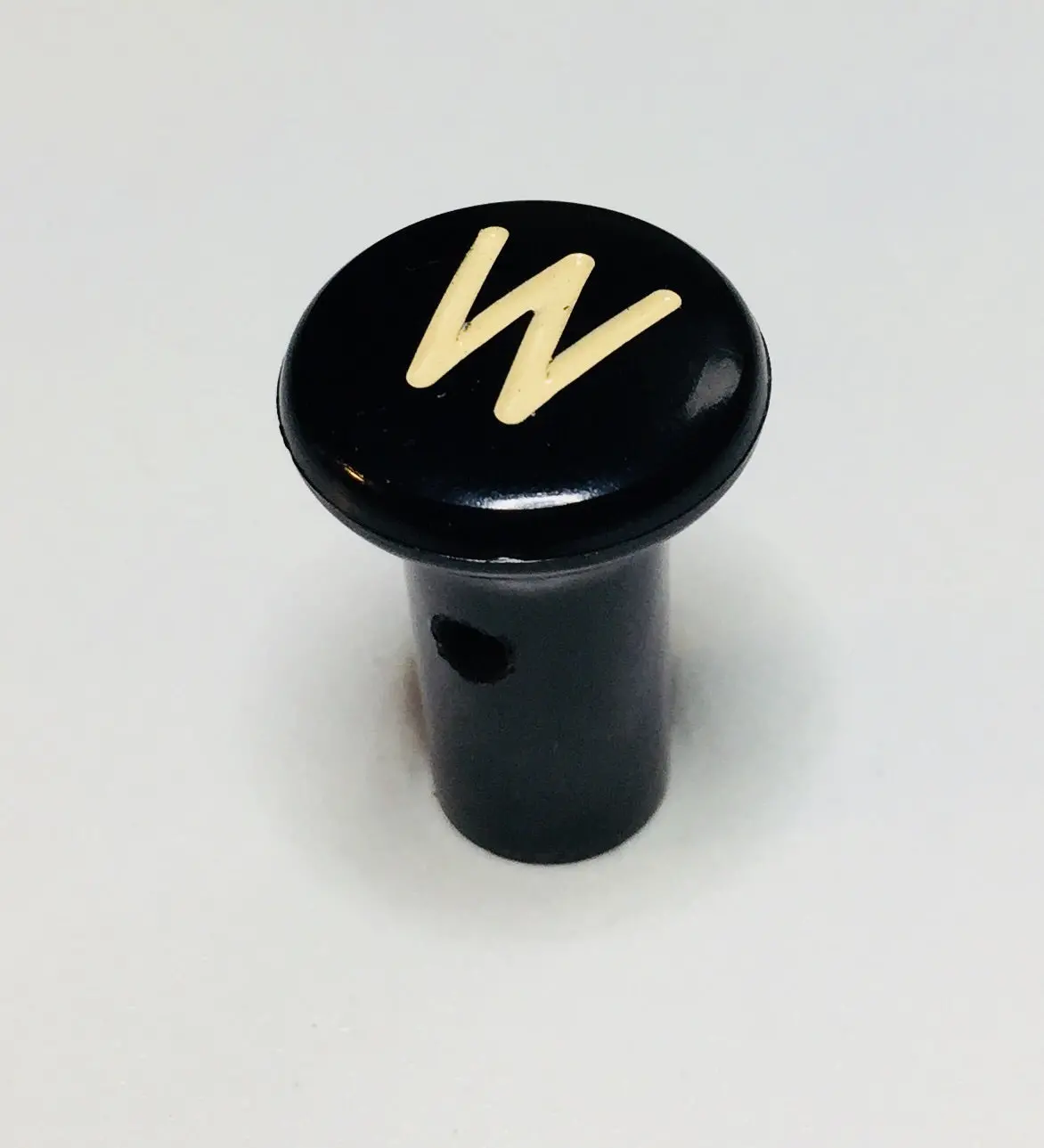 Wiper "W" Knob Bugeye (Through 1970) 1